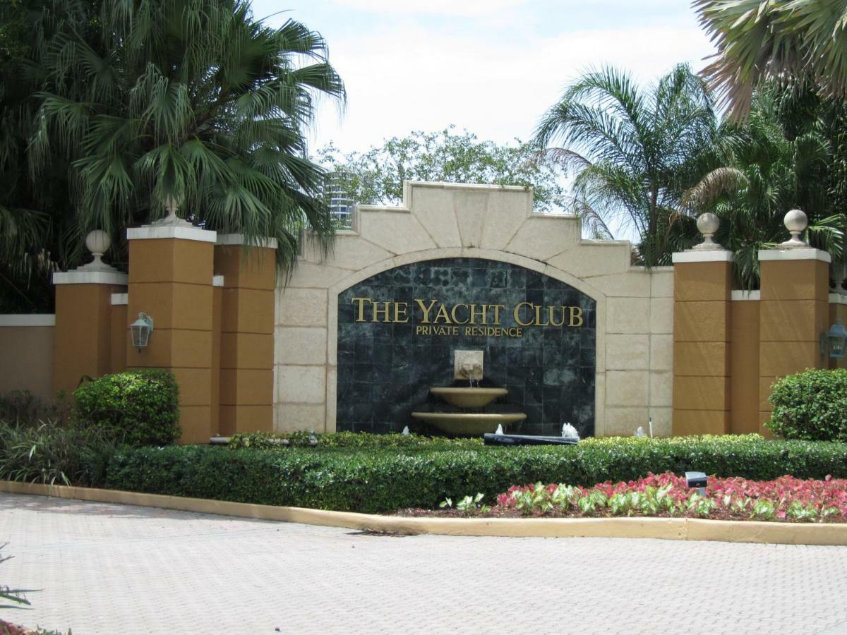 Resort Style In Aventura Florida Екстериор снимка